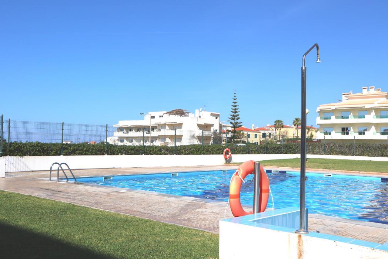 Deolinda - Nossa Sra Da Rocha Porches (Algarve)
